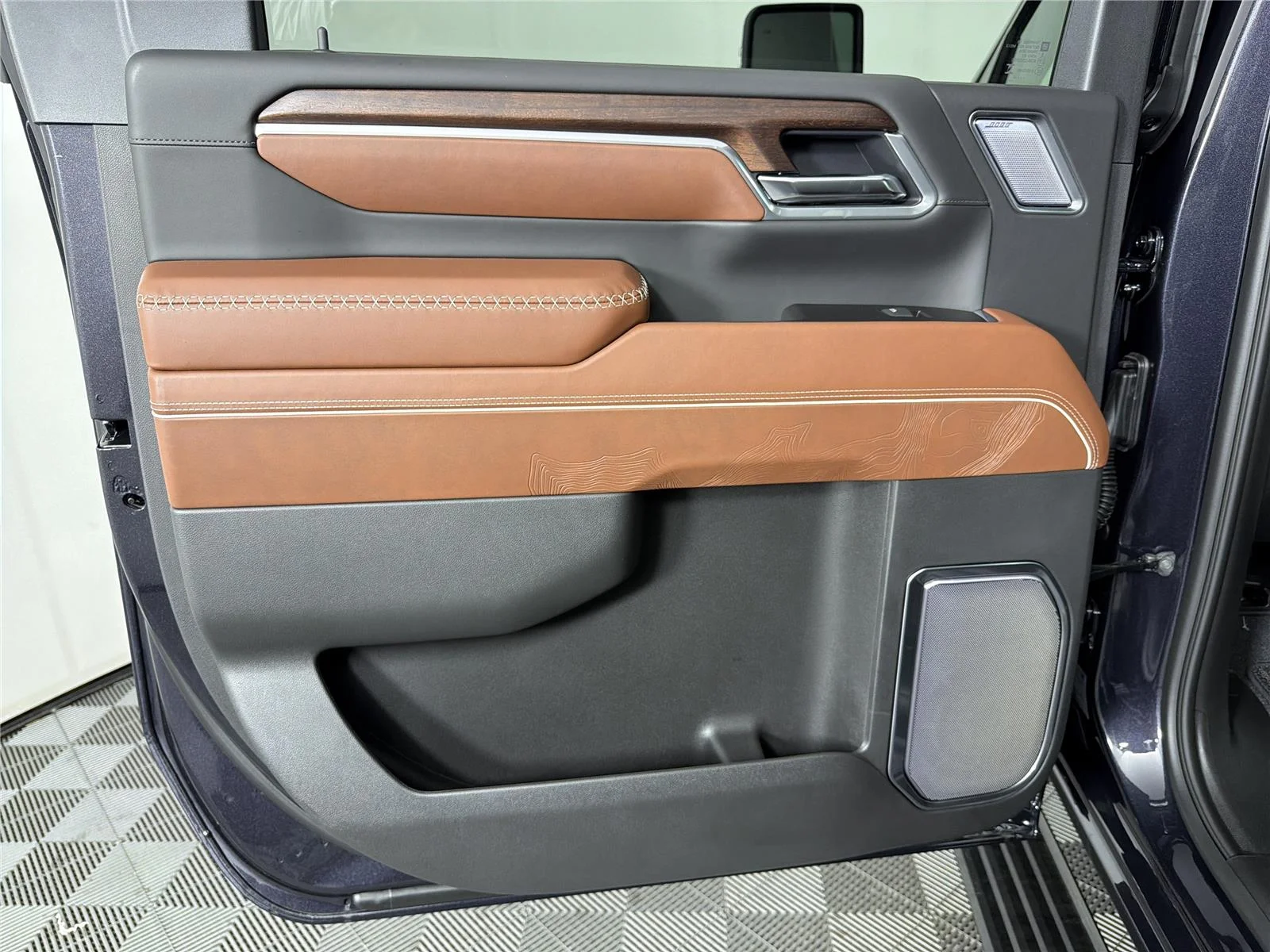 New 2026 Titanium Rush Metallic GMC Denali Ultimate image 21