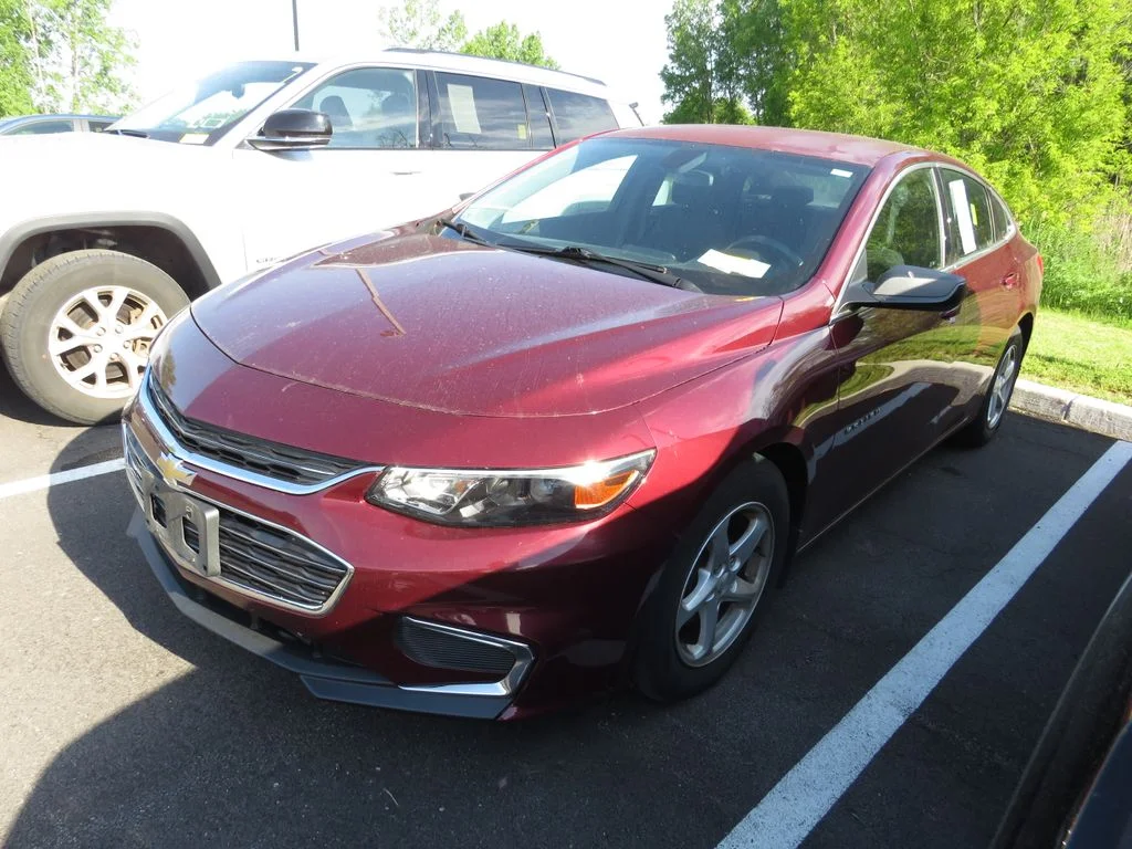 Used 2016 Red Chevrolet LS image 7