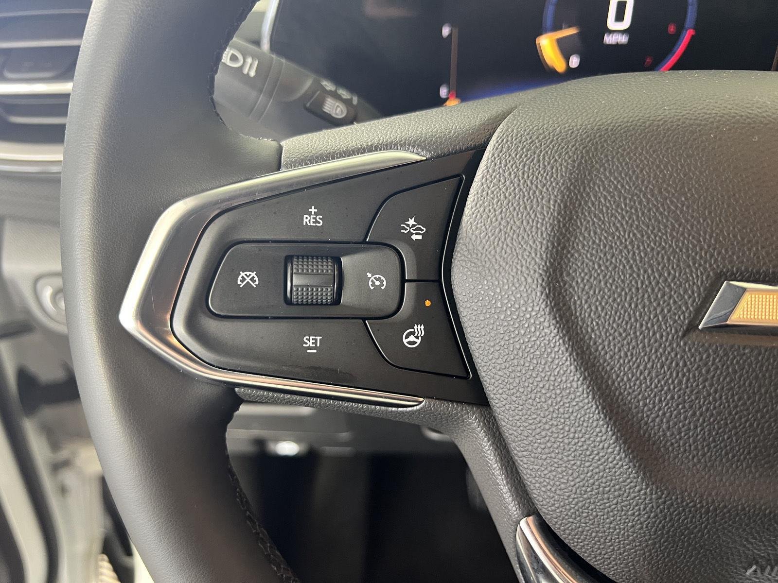 Used 2024 Summit White Chevrolet LT image 8