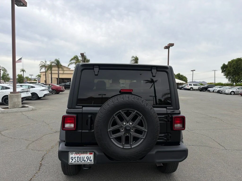 Used 2025 Black Jeep Sport S image 5