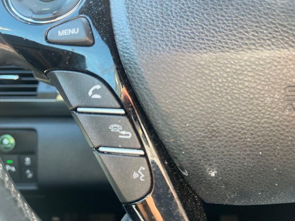 Used 2016  Honda Touring image 17