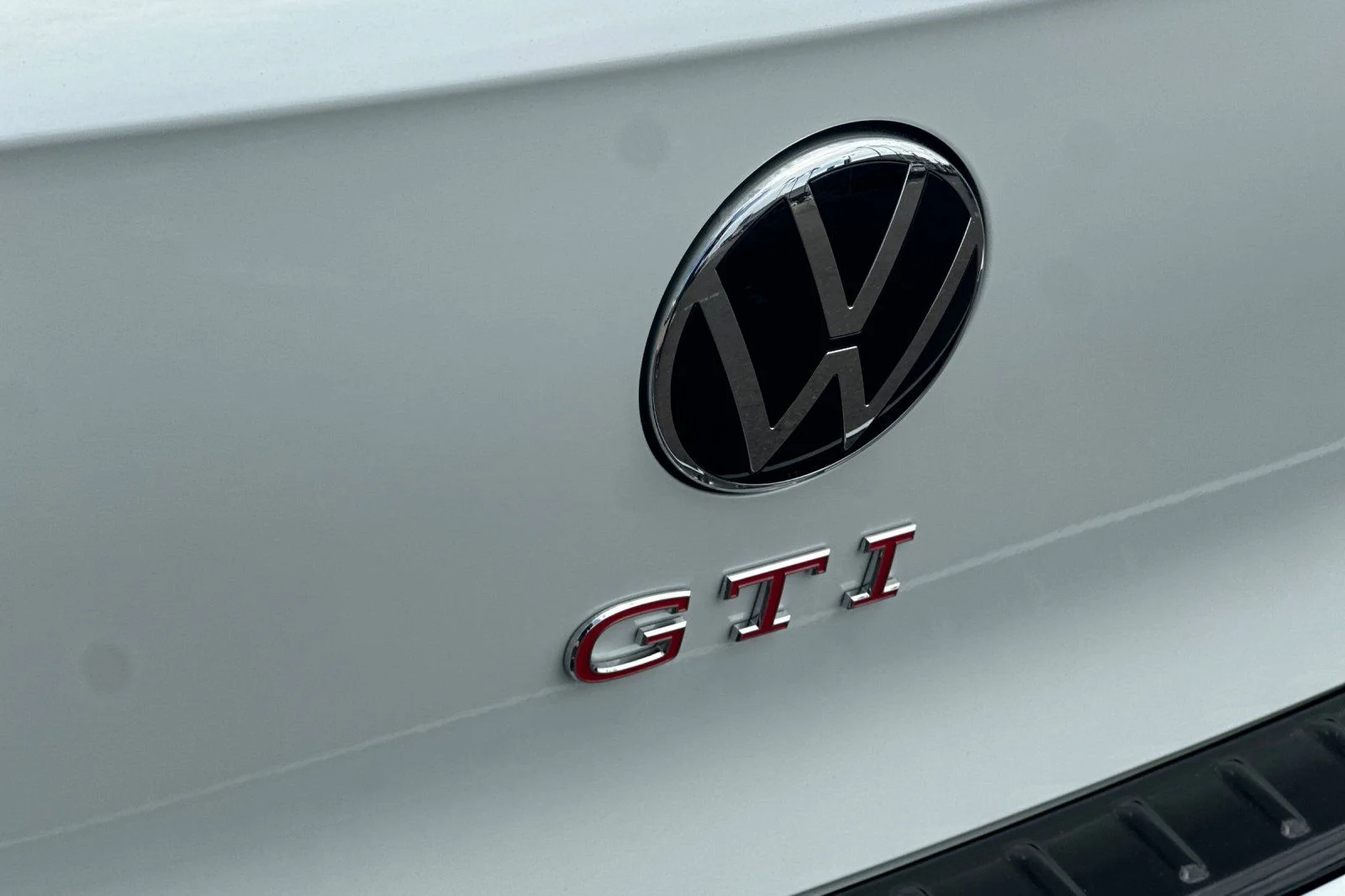 New 2026 White Volkswagen SE image 7