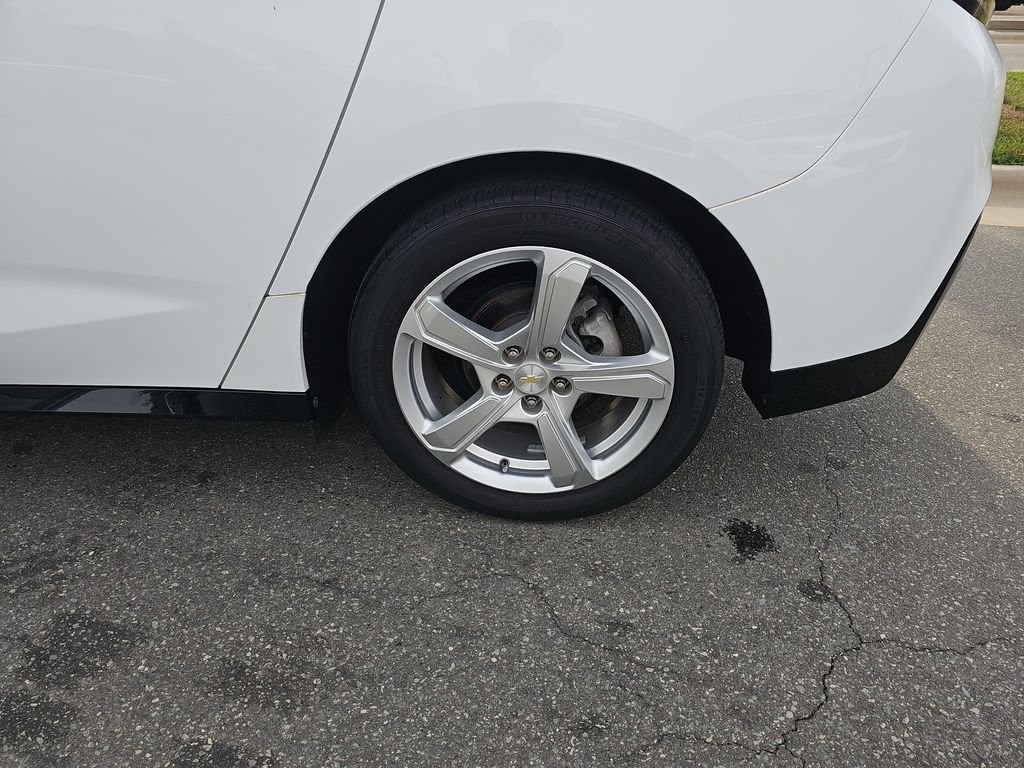 Used 2017 White Chevrolet LT image 30