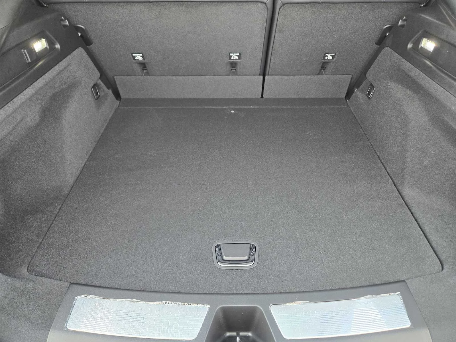 2027 Cadillac LYRIQ Luxury - Photo 20