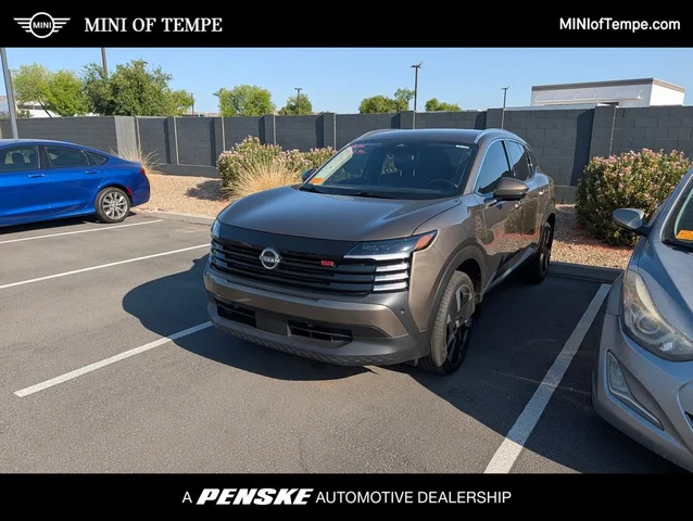 2025 Nissan Kicks SR