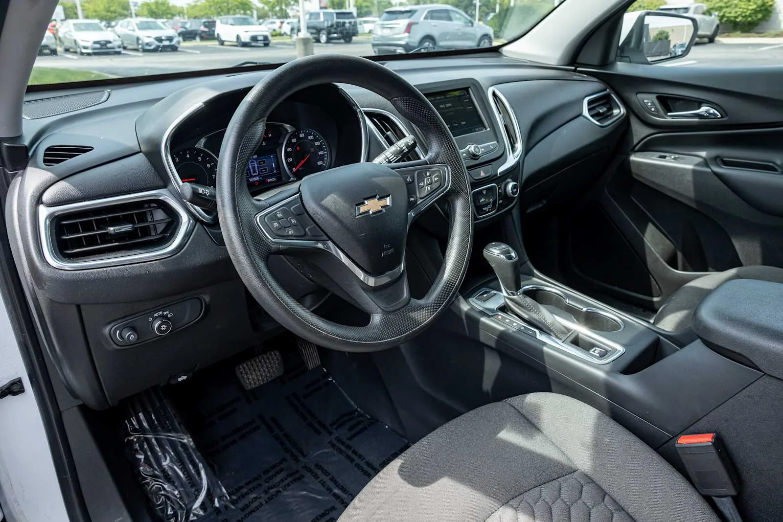 Used 2019 SUMMIT WHITE Chevrolet LT image 14