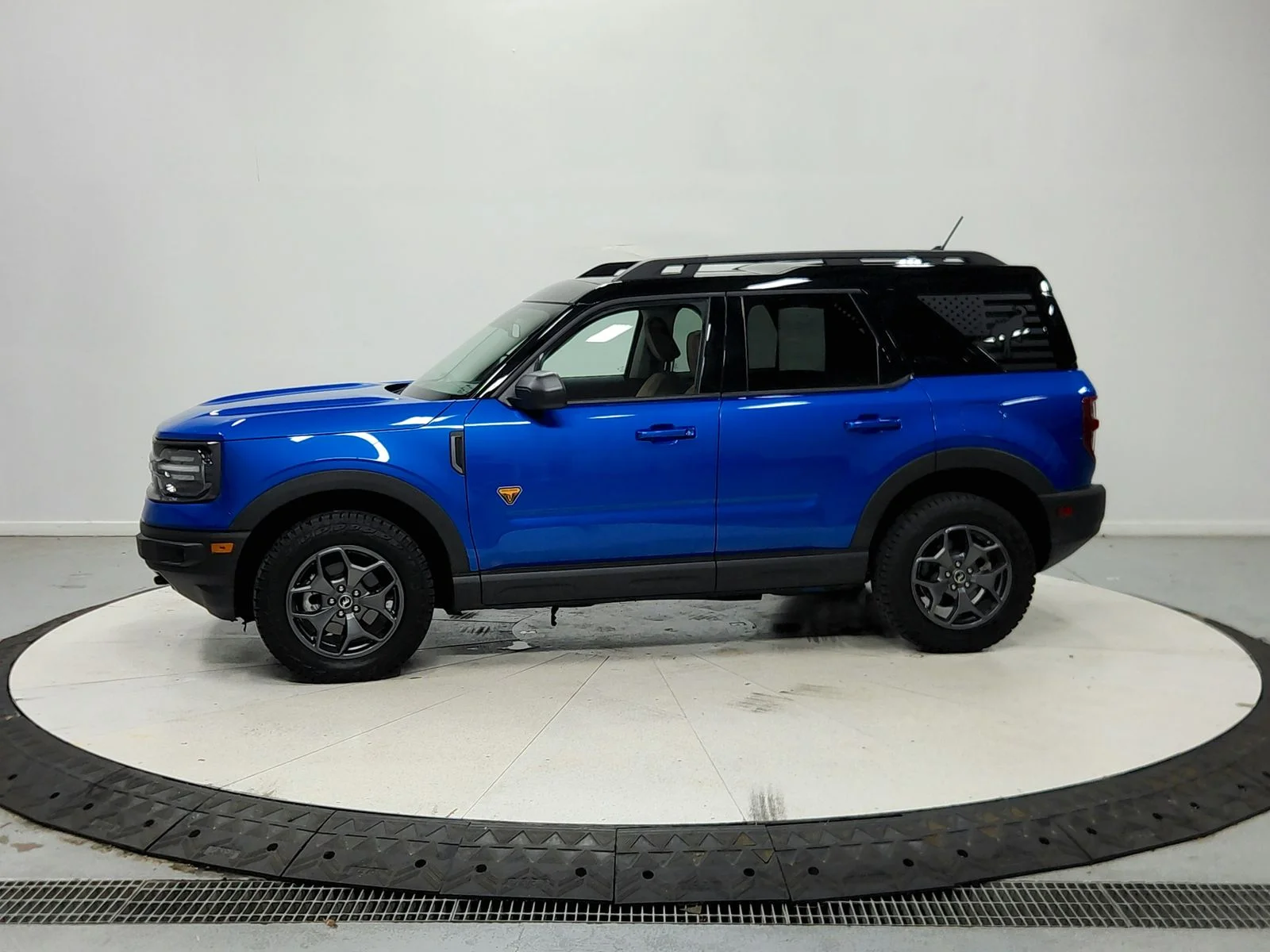 Used 2022 Blue Ford Badlands image 5