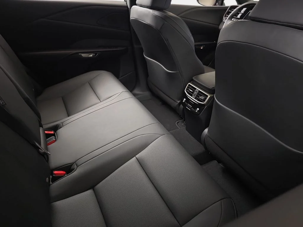 New 2026 Matador Red Mica Lexus PREMIUM image 11