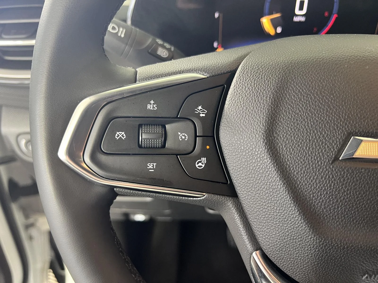 Used 2024 Summit White Chevrolet LT image 8