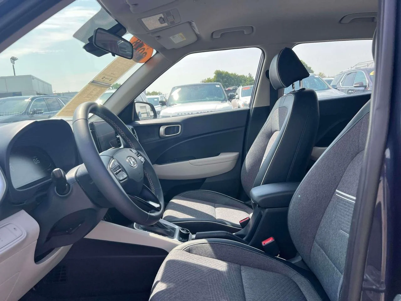 Used 2023 Denim w/White Roof Hyundai Limited image 16