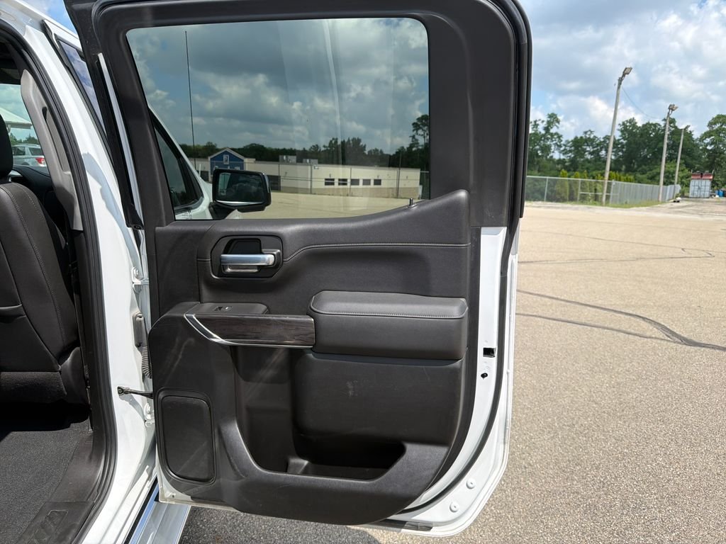 Used 2021 White Chevrolet LTZ image 17