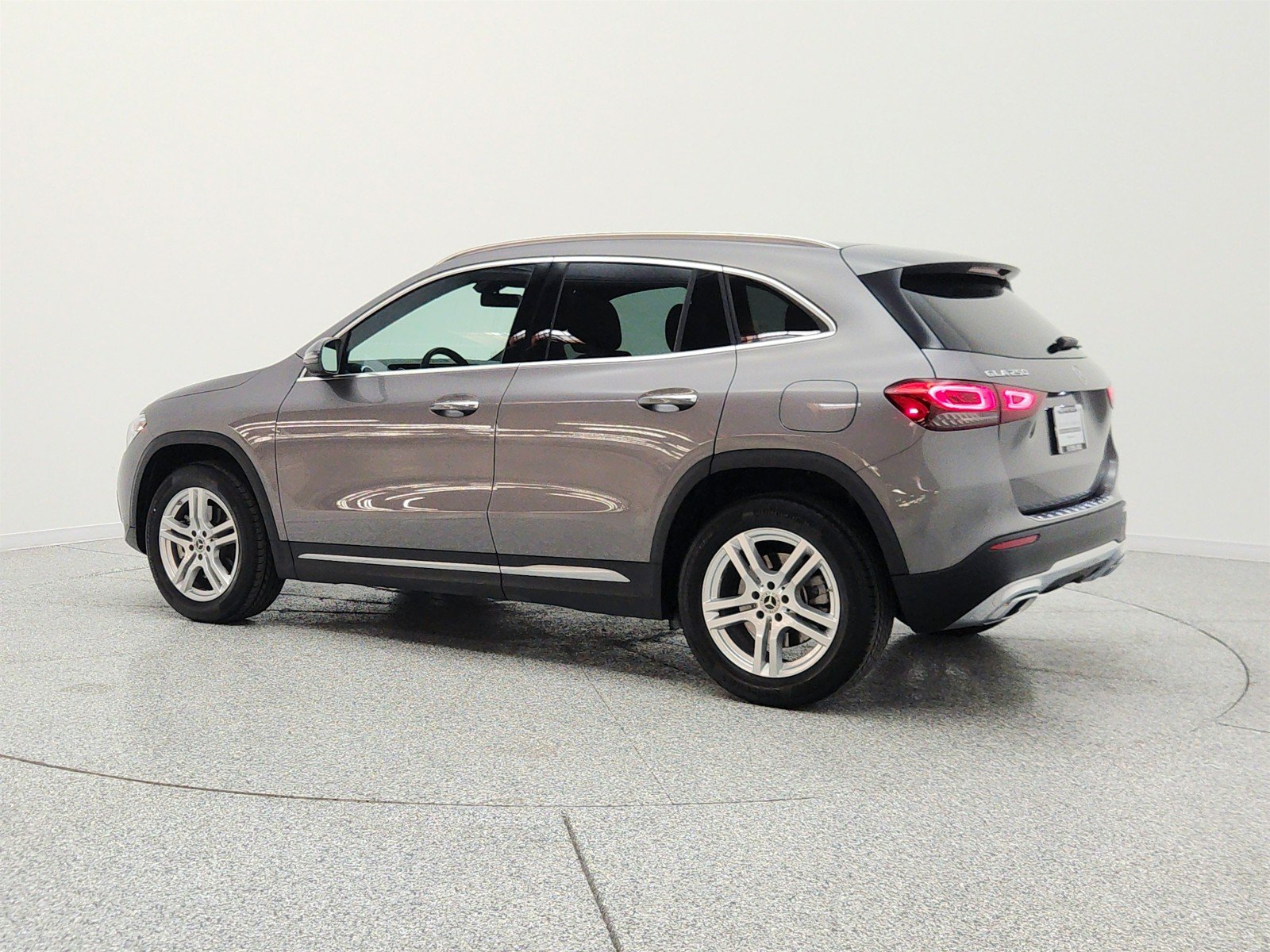 Used 2023 Mountain Grey Metallic Mercedes-Benz GLA 250 SUV image 8