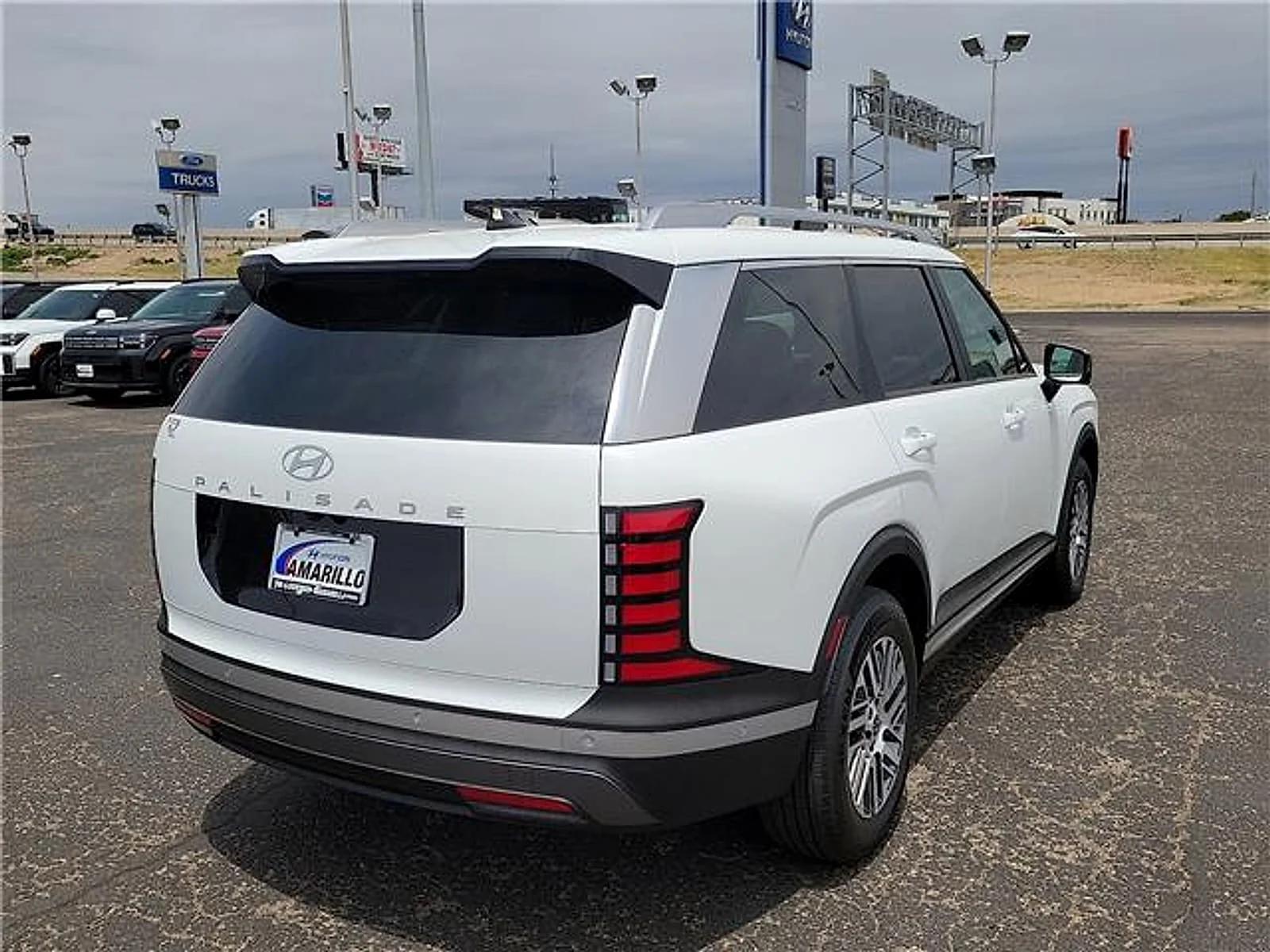 New 2026 White Hyundai SEL Premium image 4