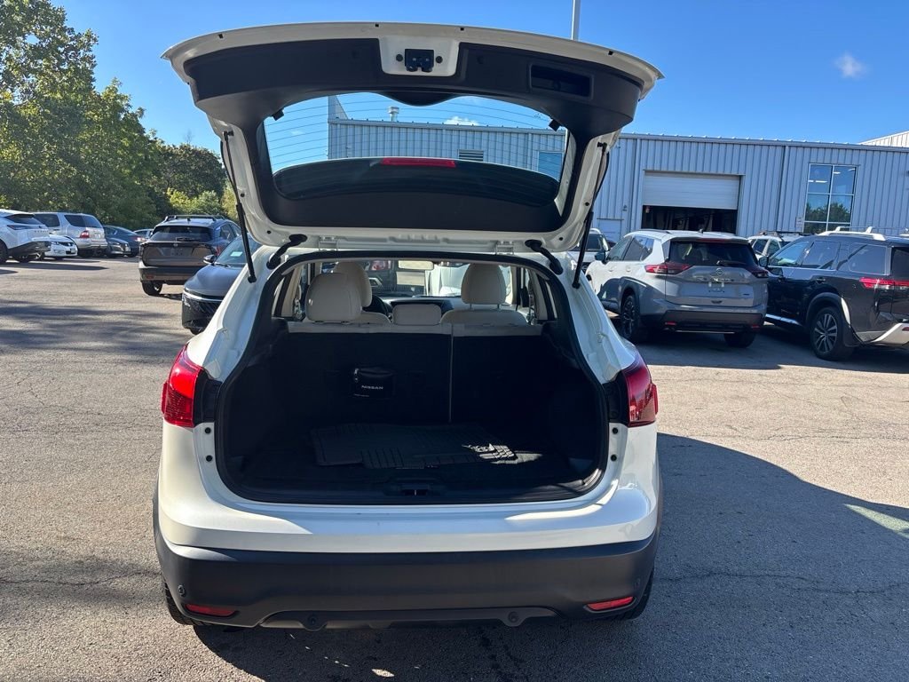 Used 2019 White Nissan SV image 7