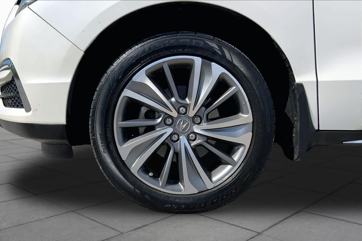 Used 2017 White Diamond Pearl Acura w/Technology Pkg image 11