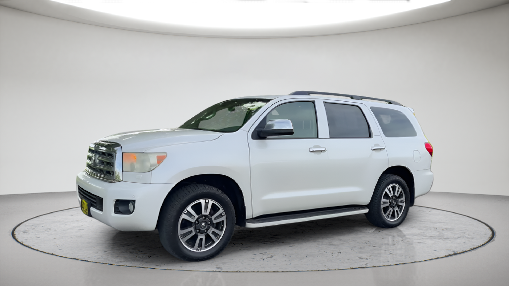 Used 2010 Super White Toyota Platinum image 1