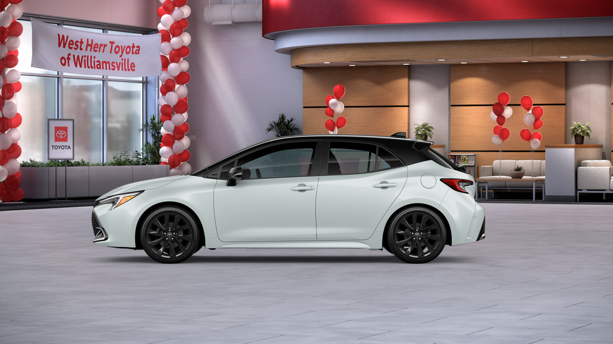 New 2026 Wind Chill Pearl with Midnight Black Metallic roof Toyota XSE image 4