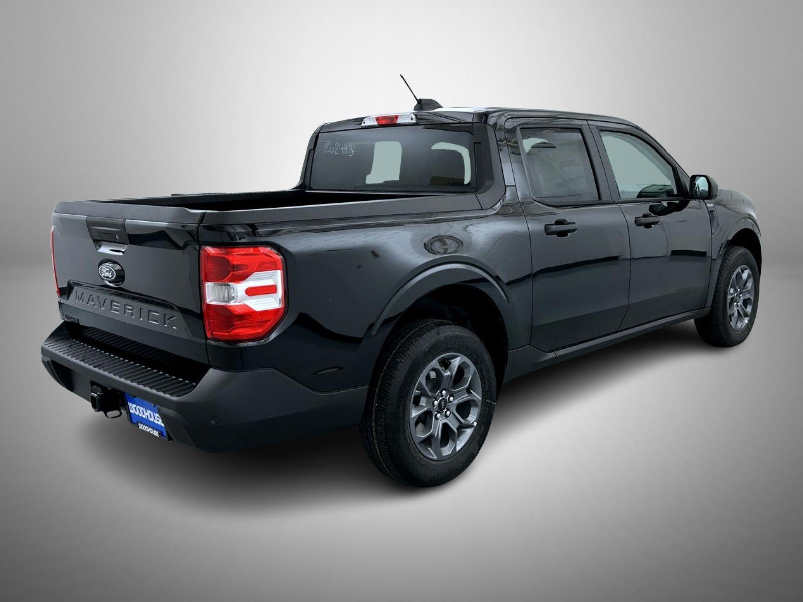 New 2026 Shadow Black Ford XLT image 5