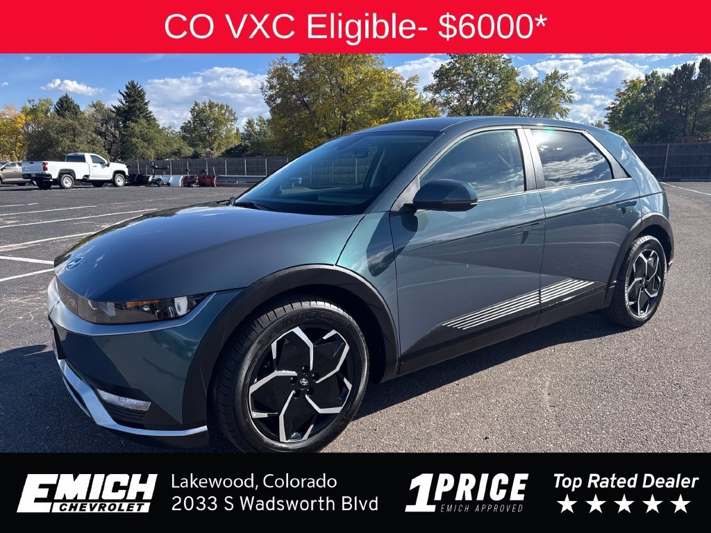 Used 2024 Digital Teal Hyundai SEL image 1