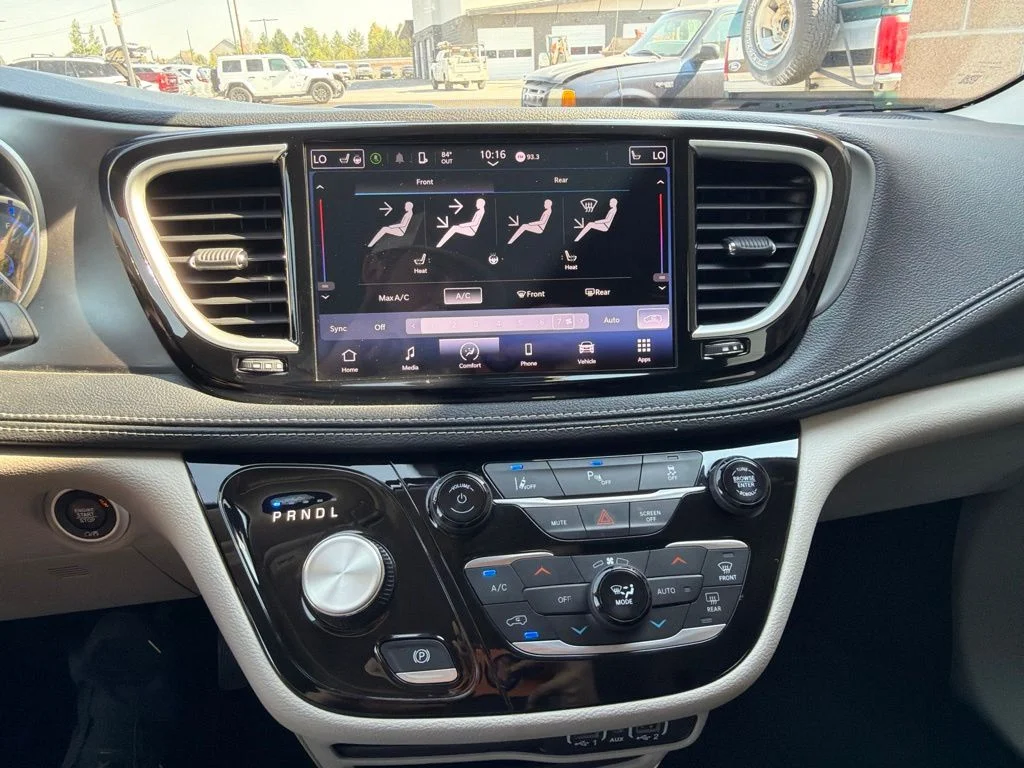 Used 2023 Black Chrysler Touring L image 14