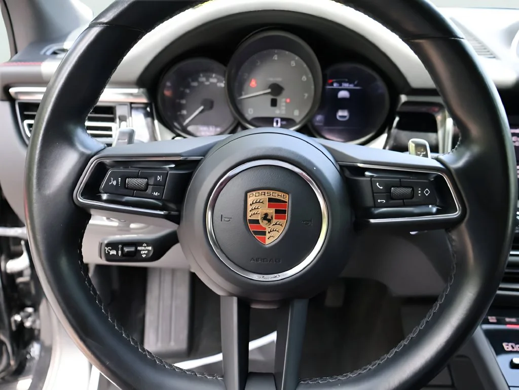 Used 2023  Porsche S image 28
