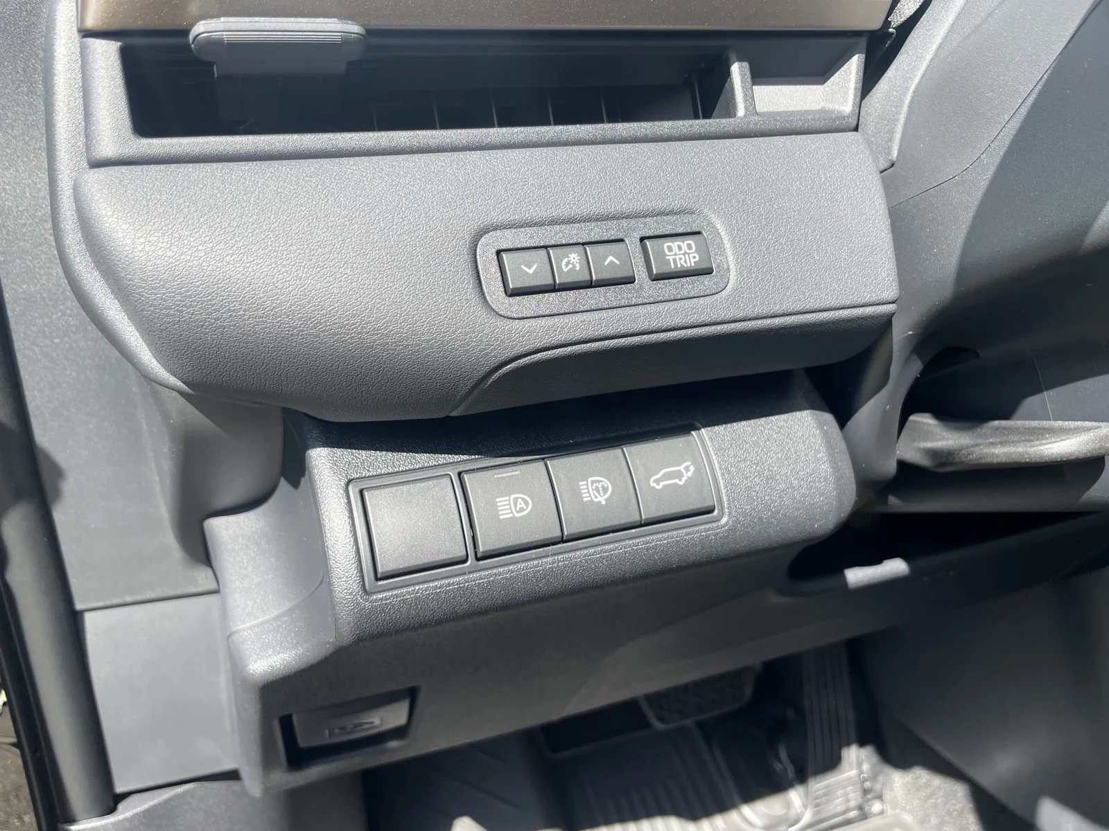 New 2026 Midnight Black Metallic Toyota XLE Plus image 18