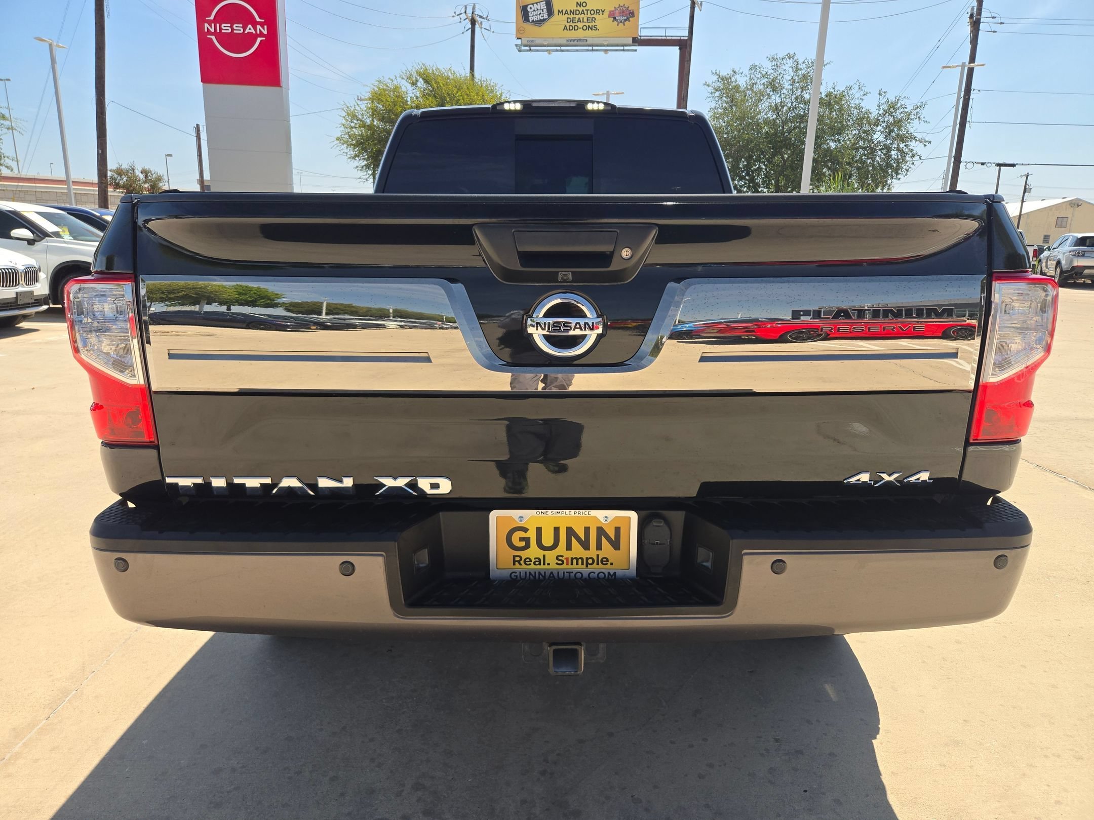 Used 2016 Magnetic Black Nissan Platinum Reserve image 4