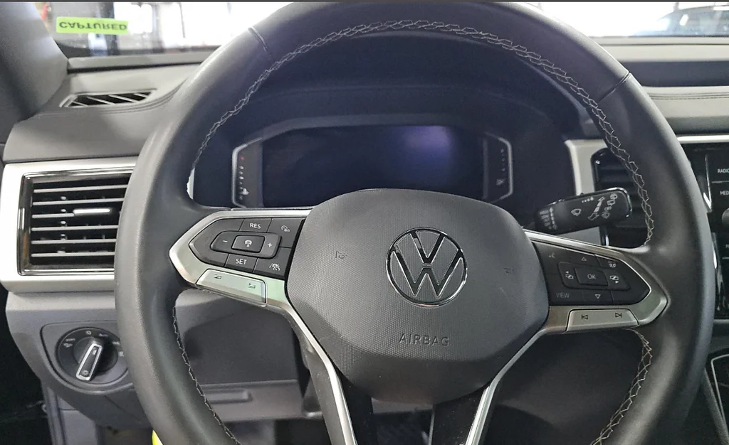 Used 2023 Black Volkswagen 3.6L V6 SEL image 14