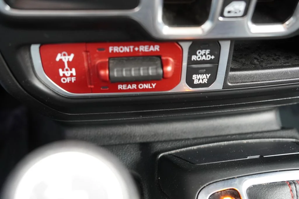 Used 2022 High Velocity Clearcoat Jeep Unlimited Rubicon image 30