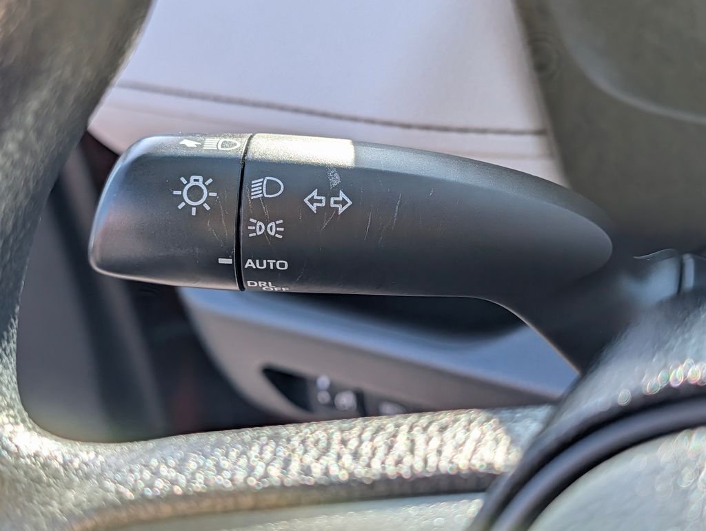 2024 Toyota RAV4 XLE - Photo 30