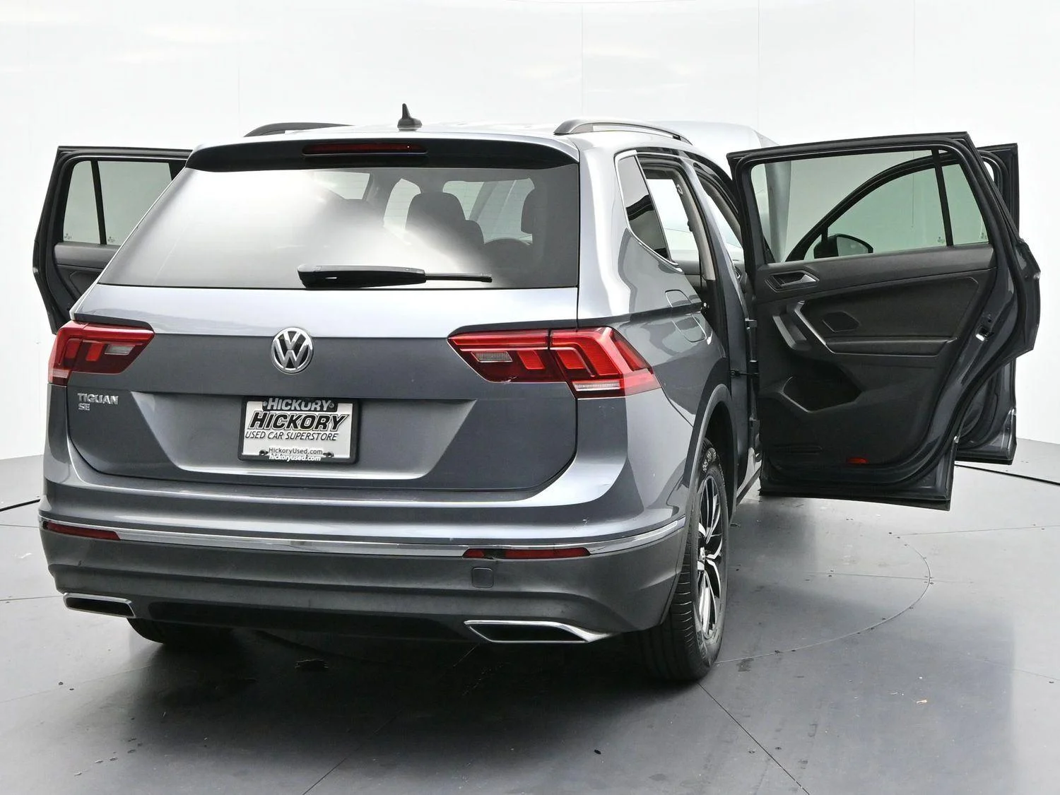 Used 2021 Platinum Gray Metallic Volkswagen SE image 36