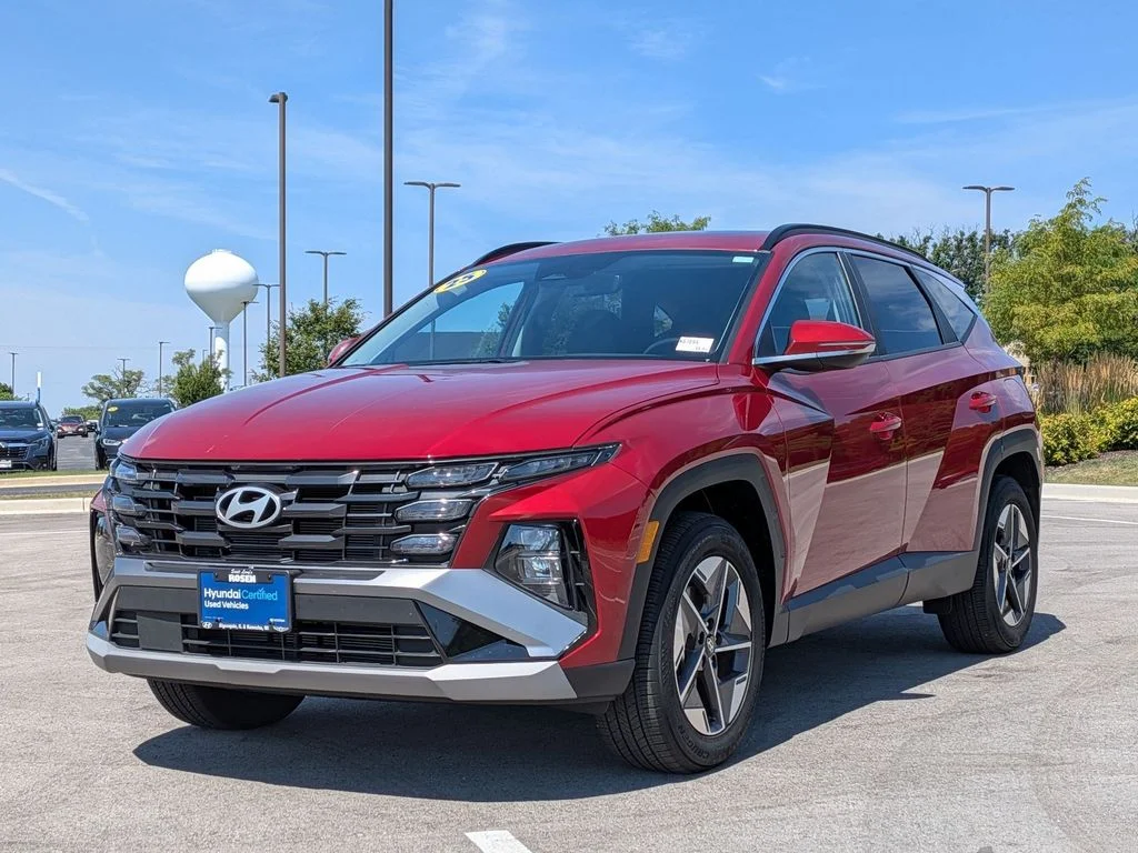 Used 2025 Red Hyundai SEL Convenience image 3
