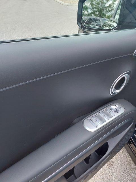 New 2026 Abyss Black Hyundai SEL Premium image 18