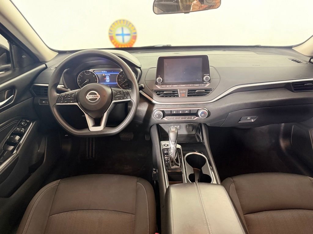 Used 2021 Black Nissan 2.5 SV image 7