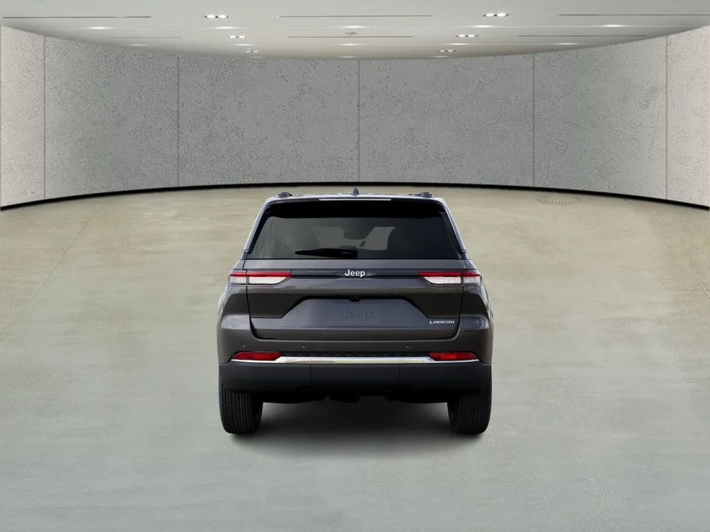 New 2026 Baltic Gray Metallic Clear-Coat Exterior Paint Jeep Laredo image 7