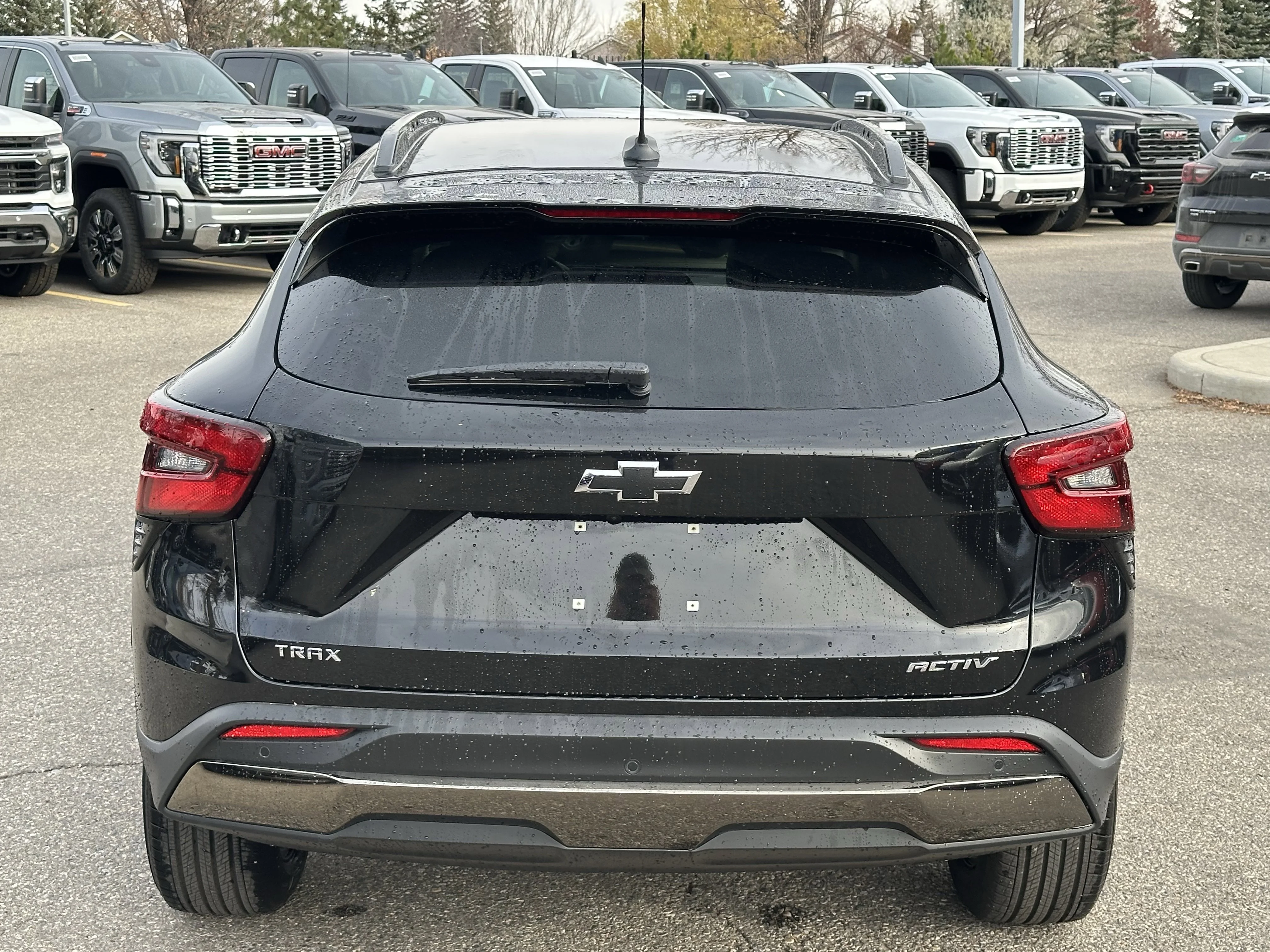 New 2026 Mosaic Black Metallic Chevrolet ACTIV image 5