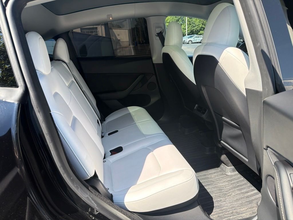 Used 2023  Tesla Performance image 22