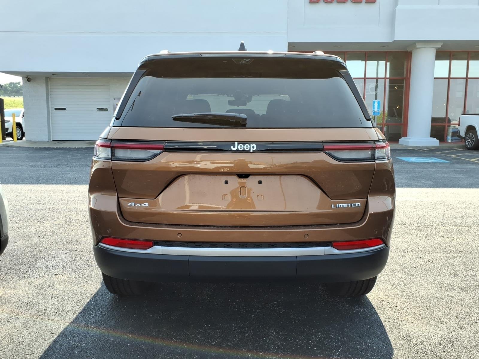 New 2026 Copper Shino Metallic Clearcoat Jeep Limited image 3