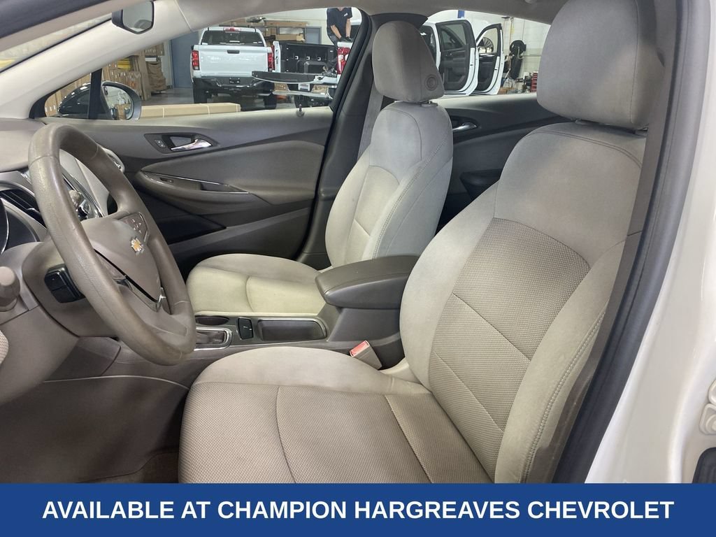 Used 2017 SUMMIT WHITE Chevrolet LT image 26