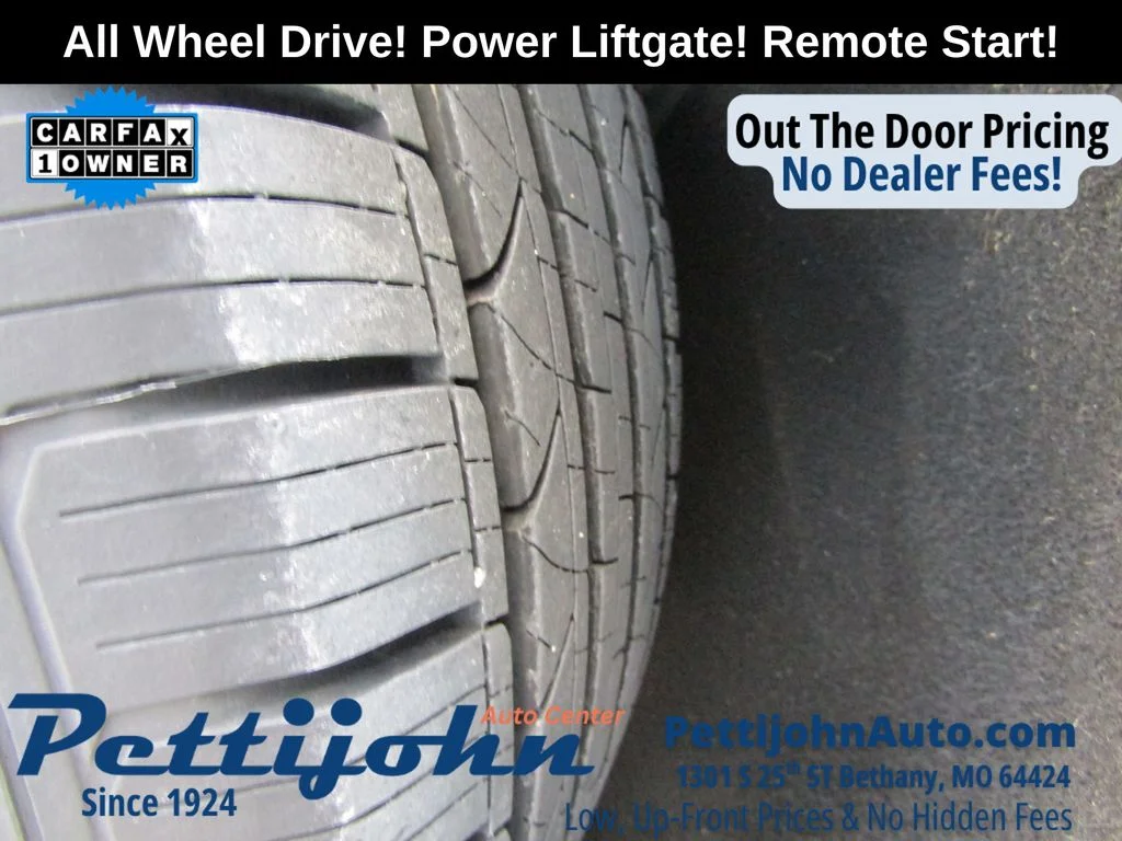 Used 2023 Black Ford SEL image 28