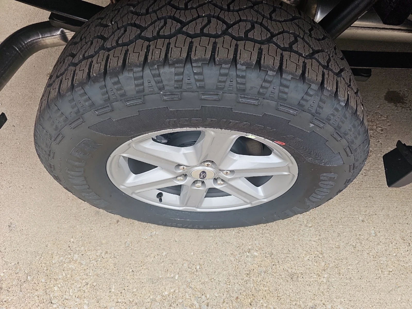 New 2026 Agate Black Metallic Ford XLT image 9