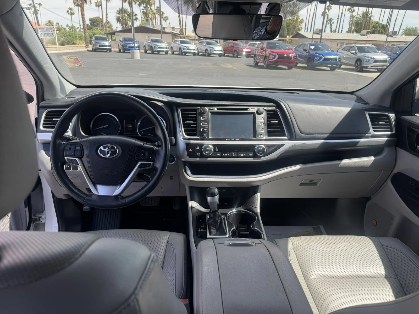 Used 2019  Toyota Hybrid Limited image 32