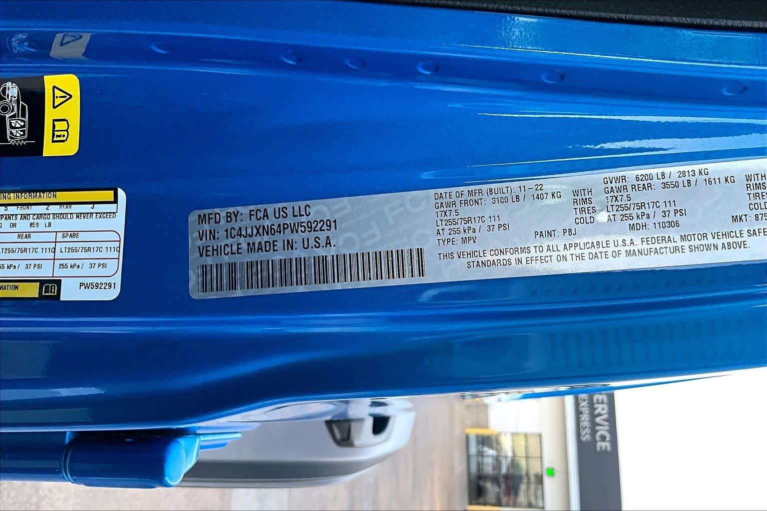Used 2023 Hydro Blue Pearlcoat Jeep  image 34