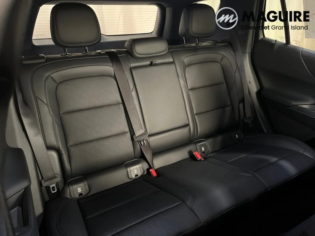 New 2027 Mosaic Black Metallic Chevrolet LT image 30