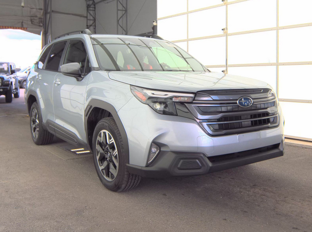 2025 Subaru Forester Premium's photo