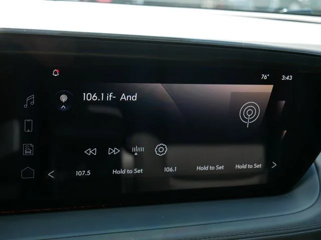 Used 2025 White Buick Sport Touring image 23