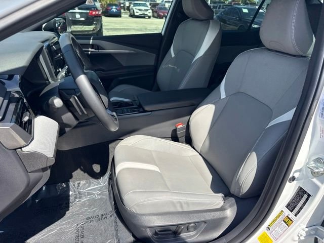 2025 Toyota Camry SE - Photo 11