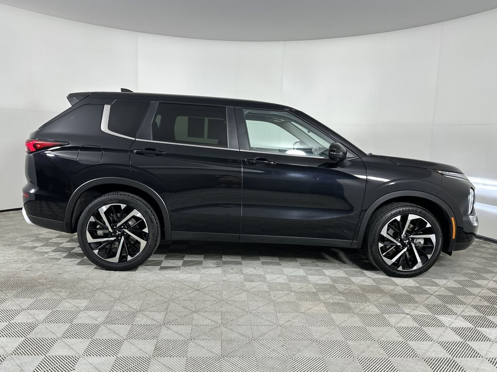 2024 Mitsubishi Outlander SE - Photo 9