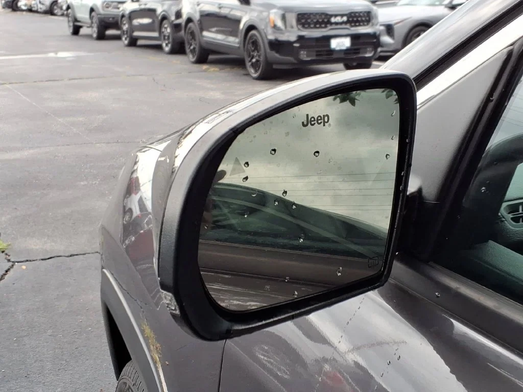 Used 2024 Baltic Gray Metallic Clearcoat Jeep Limited image 32