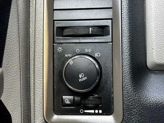 Used 2012 White Ram Express image 16